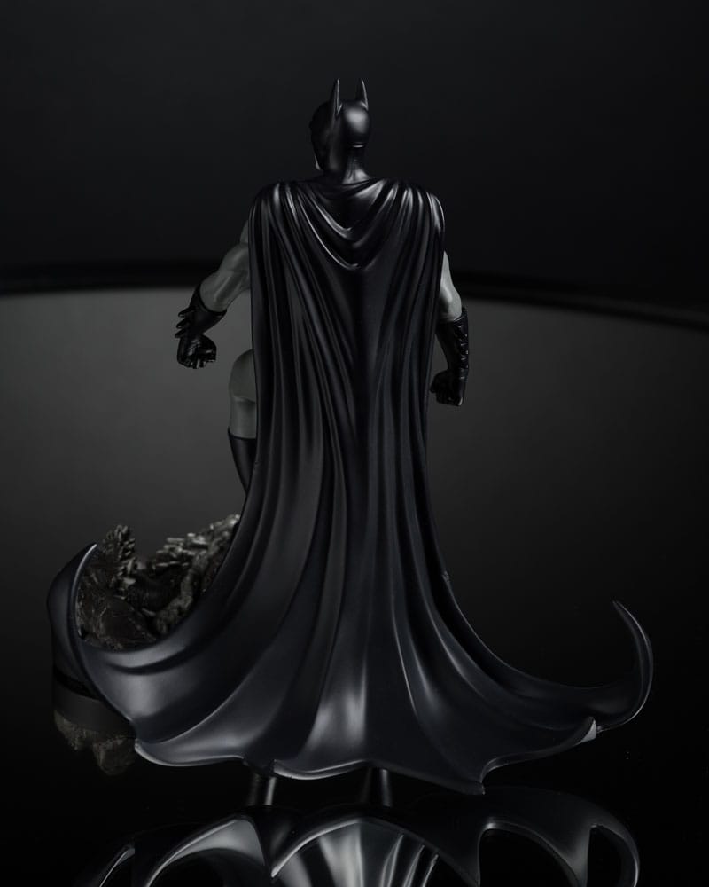 DC Direct statuette Batman by Bjorn Barends (Black White) 18 cm