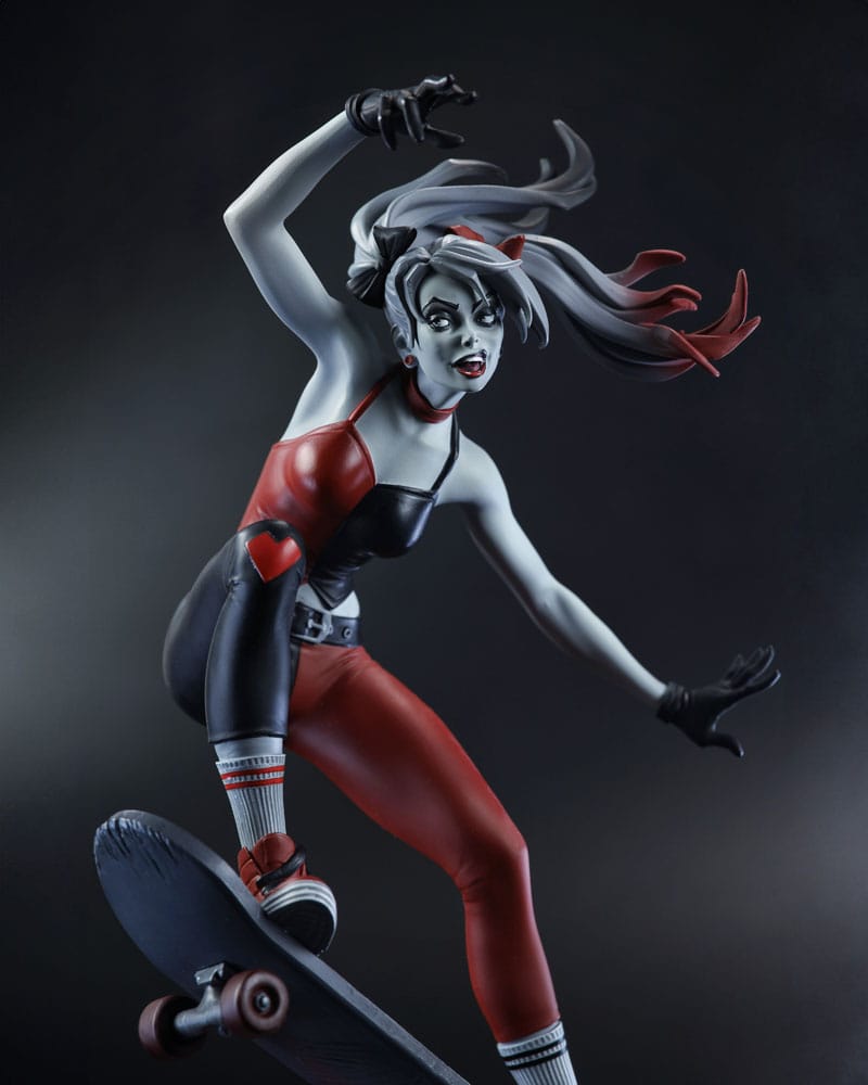 DC Direct statuette 1/10 Harley Quinn: Red, White & Black Harley Quinn by Ivan Tao 20 cm