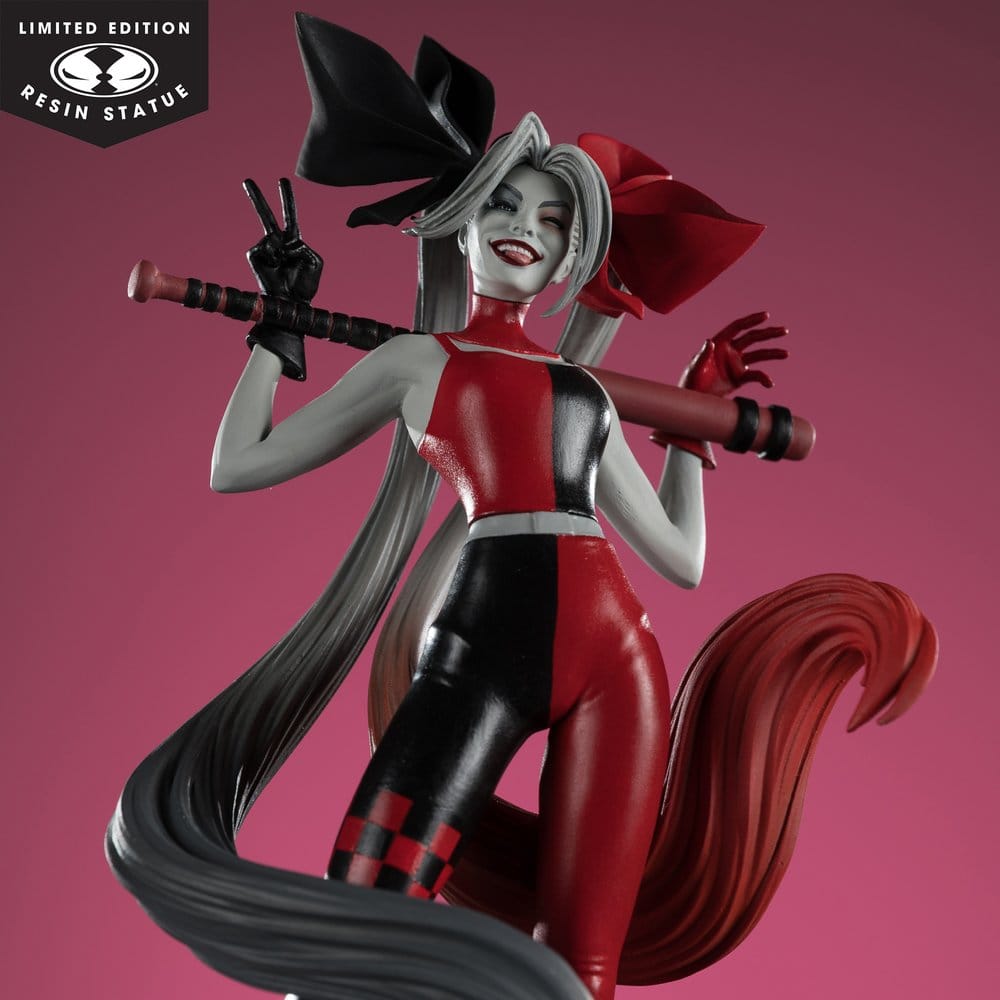 DC Direct Harley Quinn: Red, White & Black statuette 1/10 Harley Quinn by Alex Garner 21 cm