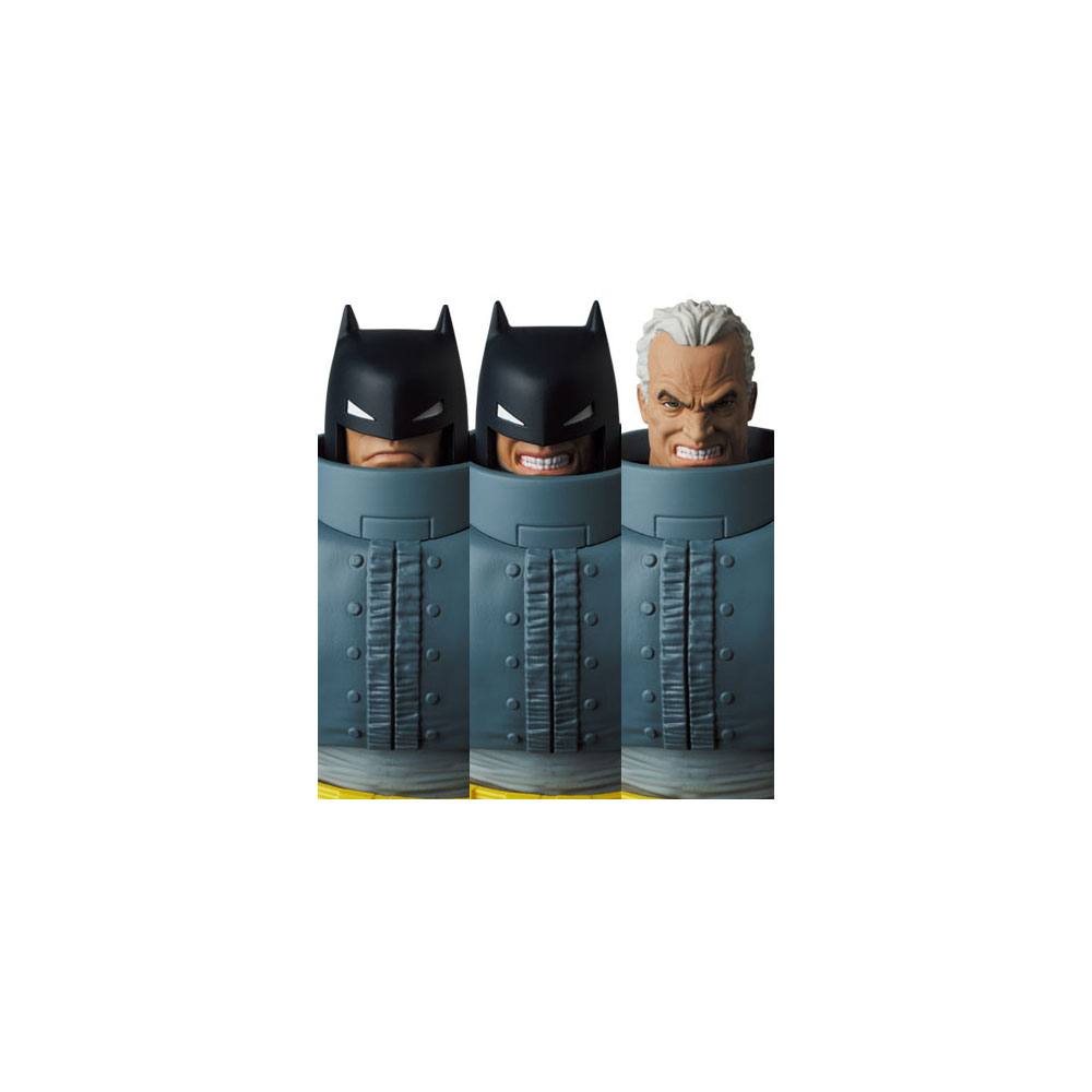 Batman figurine MAFEX Armored Batman (TDKR) 16 cm (re-run)