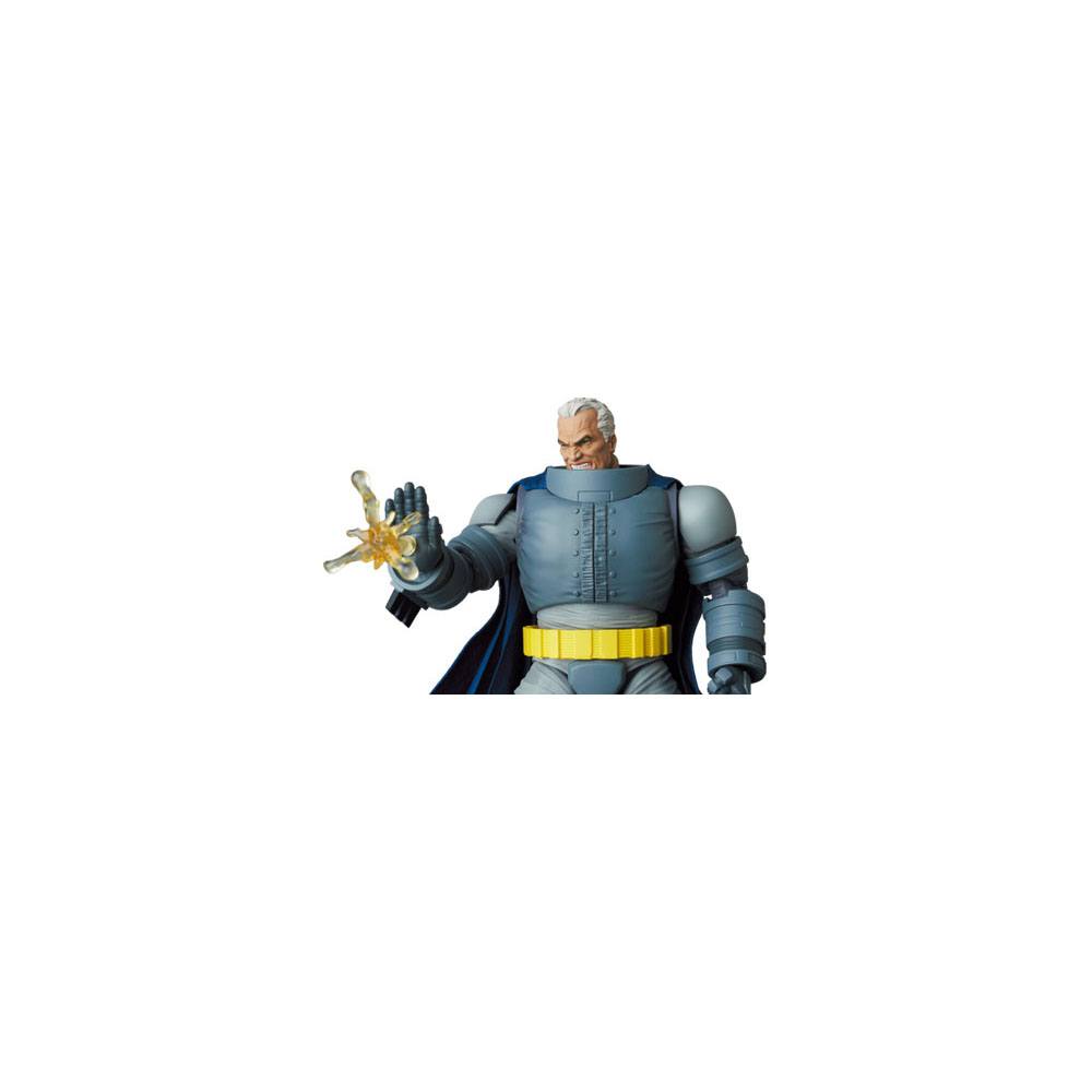 Batman figurine MAFEX Armored Batman (TDKR) 16 cm (re-run)