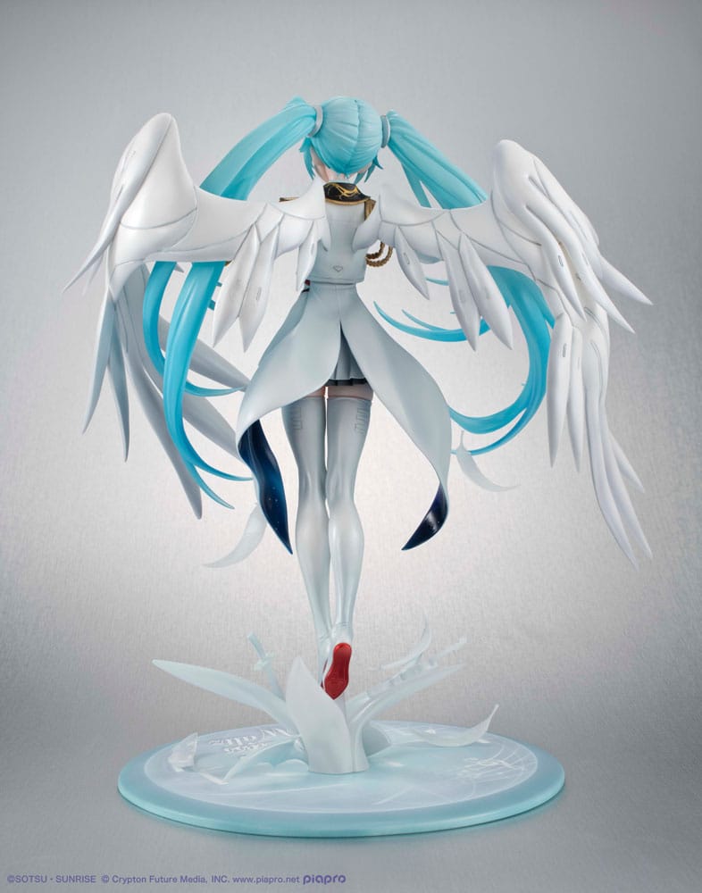 Mobile Suit Gundam x Hatsune Miku statuette PVC Lucrea Hatsune Miku x Wing Gundam Zero EW 45th Anniversary 27 cm