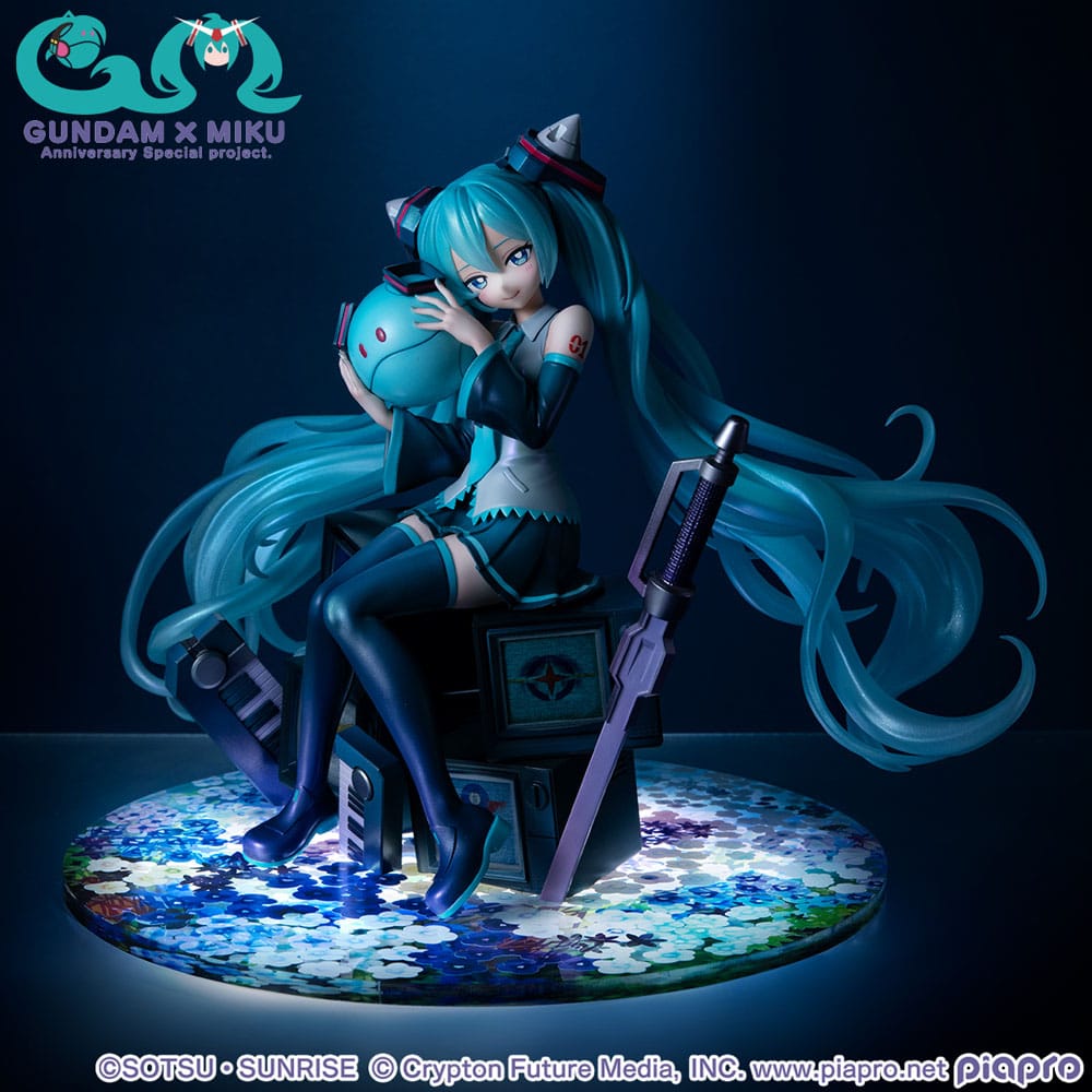 Mobile Suit Gundam x Hatsune Miku statuette PVC Lucrea Hatsune Miku x OO Gundam 45th Anniversary 17 cm