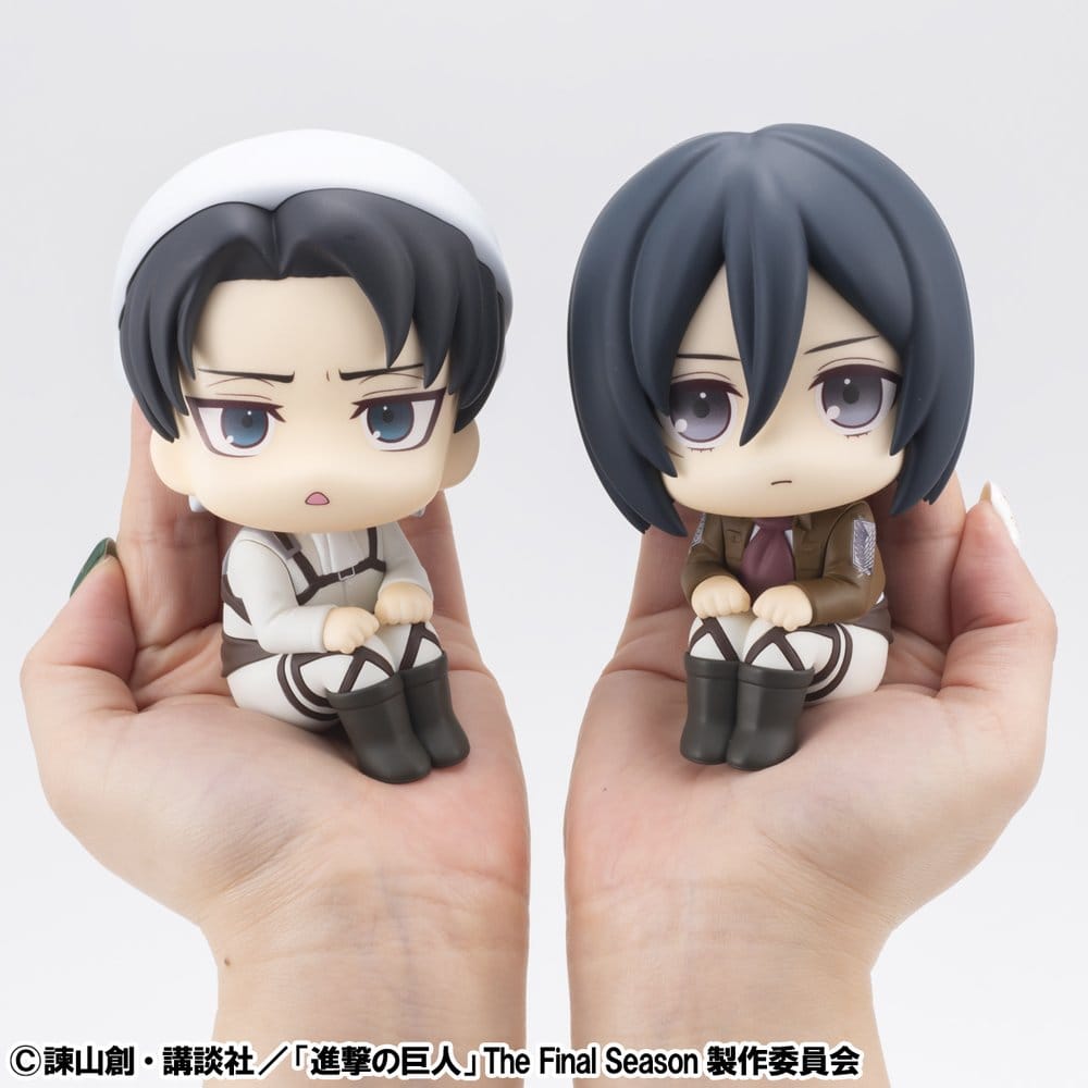 Attack on Titan statuetten PVC Look Up Levi Cleaning up Ver. & Mikasa Ackerman (with gift) 11 cm