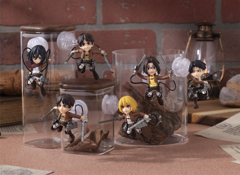 Attack on Titan Tobimas figurines mini Pack de 6 (with gift)