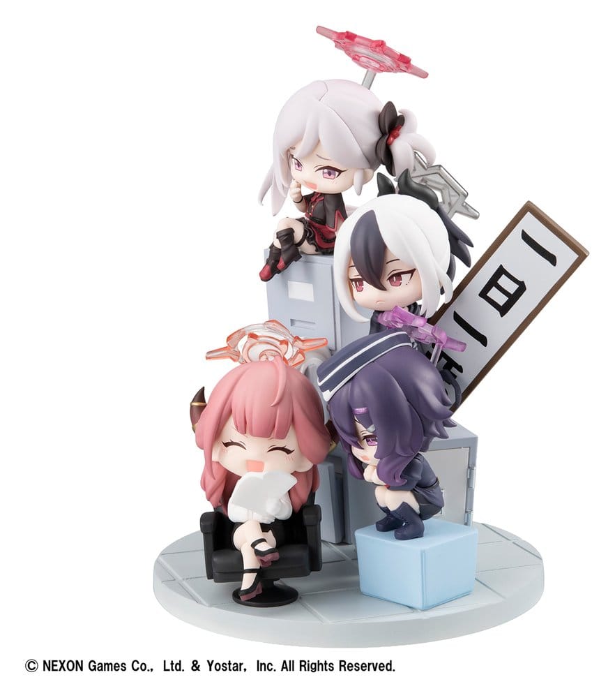 Blue Archive figurine PVC FigUnity 14 cm (with gift)