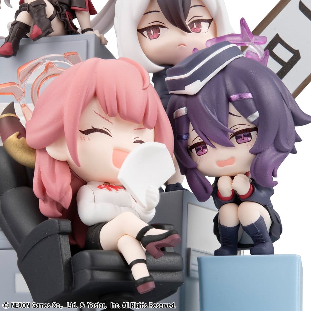 Blue Archive figurine PVC FigUnity 14 cm (with gift)