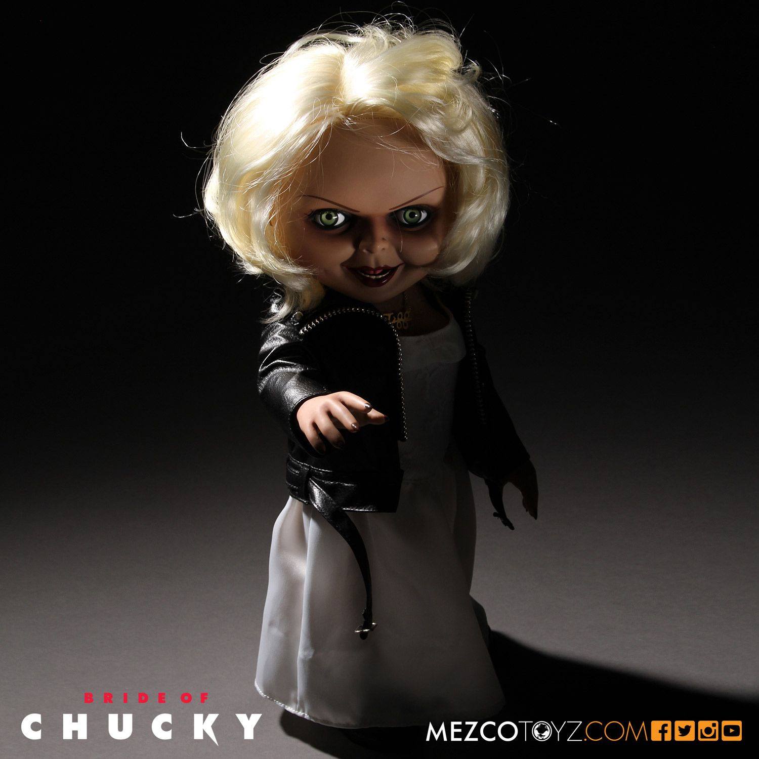 La Fiancée de Chucky poupée parlante Tiffany 38 cm