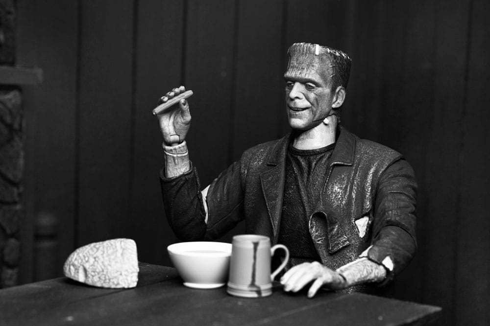 Universal Monsters figurine Ultimate Frankenstein's Monster (Bride of Frankenstein) (B&W) 18 cm