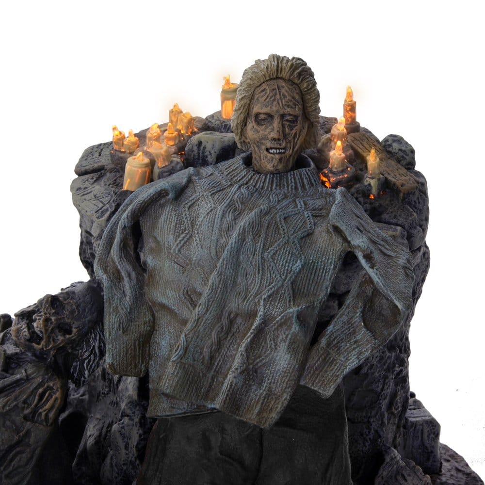 Friday the 13th: The Game diorama Pamela Shrine