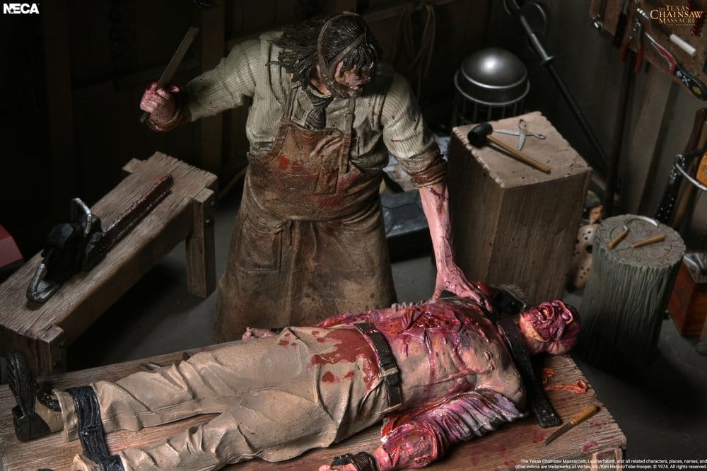 Texas Chainsaw Massacre: The Beginning diorama figurine Leatherface Slaughterhouse Boxed Set 18 cm