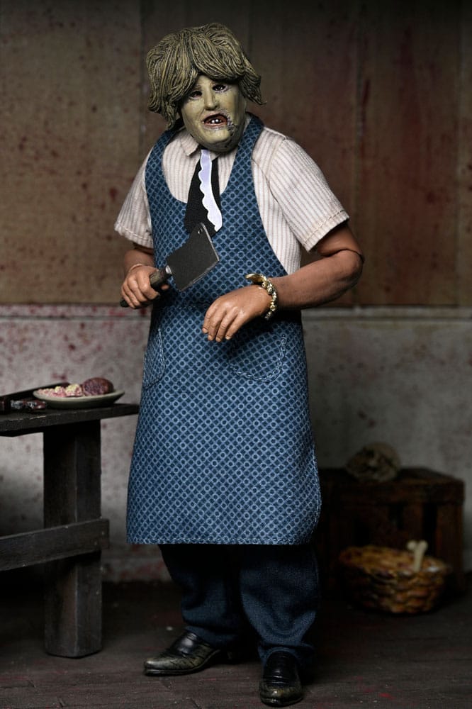 Massacre à la tronçonneuse Clothed figurine Leatherface with Old Lady Mask 20 cm