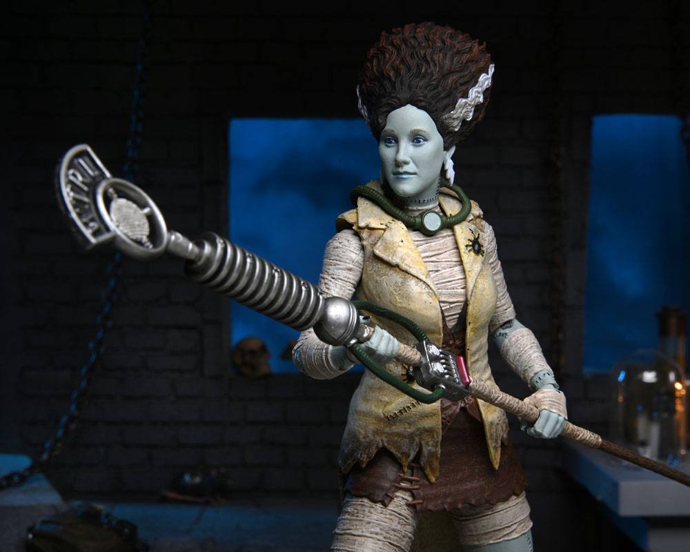 Universal Monsters x Teenage Mutant Ninja Turtles figurine April as The Bride 18 cm
