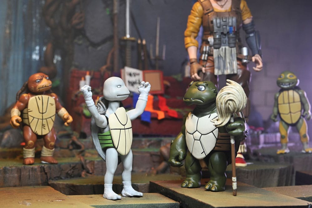 Teenage Mutant Ninja Turtles: The Last Ronin figurine Handyman Ultimate Casey Marie with Baby Odyn & Uno 17 cm