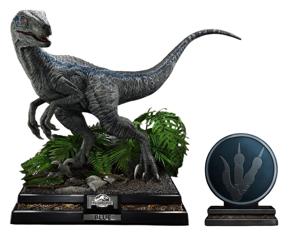 Jurassic World: Fallen Kingdom (Film) statuette Legacy Museum Collection 1/2 Blue Bonus Version 88 cm