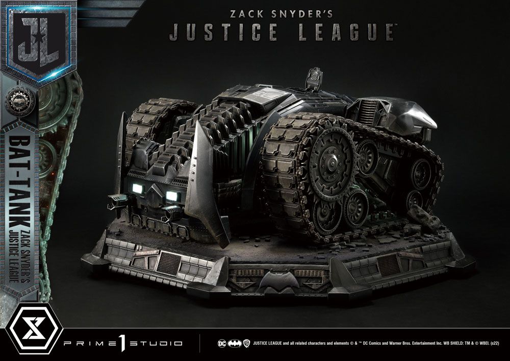Zack Snyder's Justice League diorama Museum Masterline Bat-Tank 36 cm