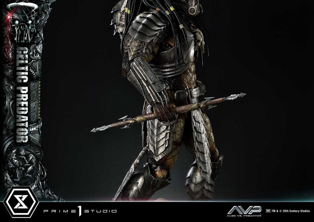 The Alien vs. Predator statuette Museum Masterline Series 1/3 Celtic Predator 95 cm