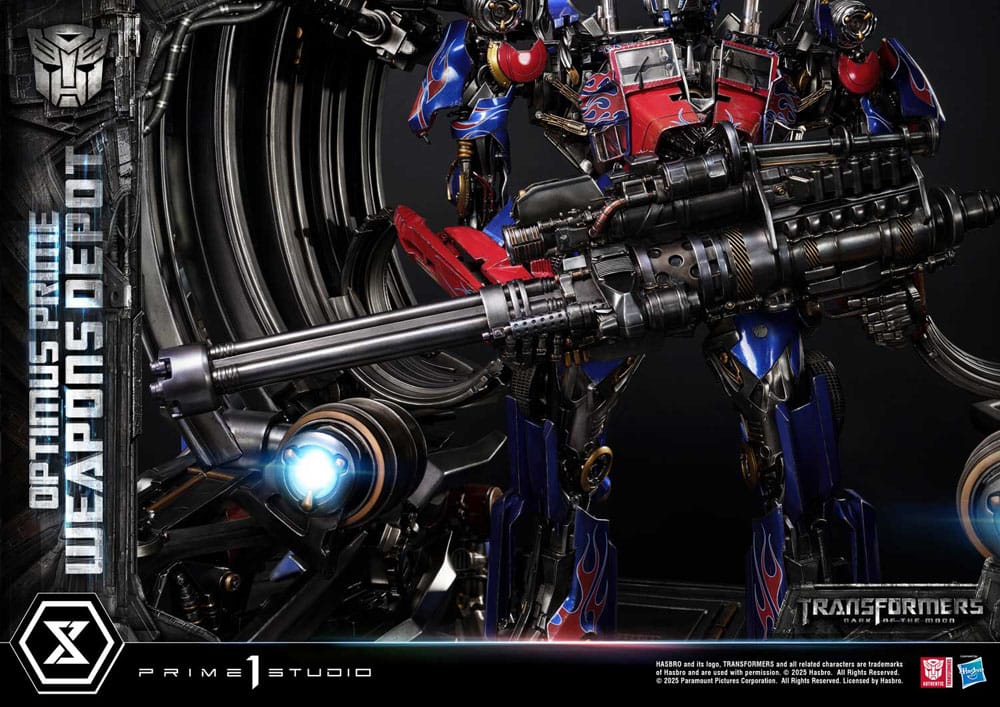 Transformers: Dark of the Moon (Film) Museum Masterline statuette Optimus Prime Weapons Depot 127 cm