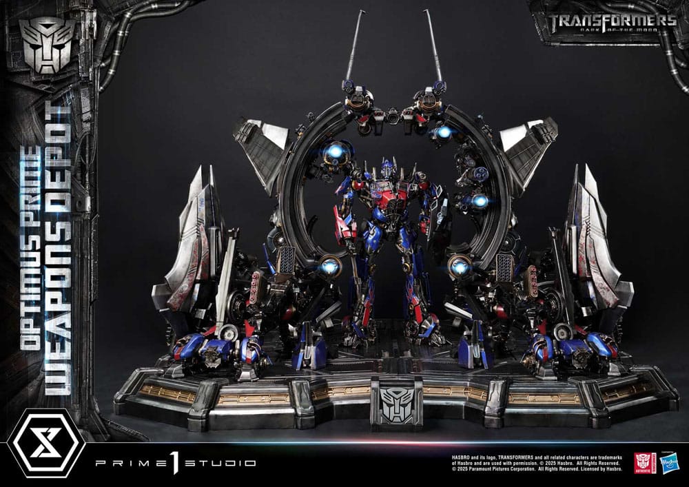 Transformers: Dark of the Moon (Film) Museum Masterline statuette Optimus Prime Weapons Depot Bonus Version 127 cm
