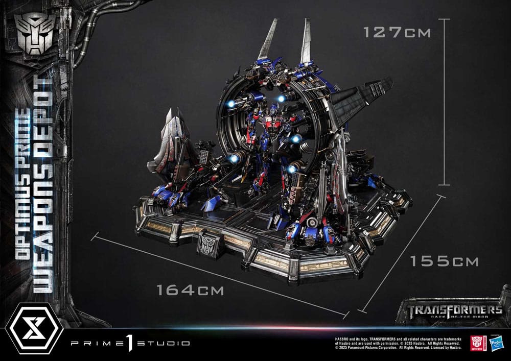Transformers: Dark of the Moon (Film) Museum Masterline statuette Optimus Prime Weapons Depot Bonus Version 127 cm