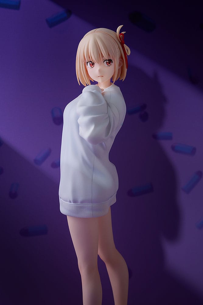 Lycoris Recoil statuette PVC 1/7 Chisato Nishikigi: Oversized Sweatshirt Ver. 25 cm