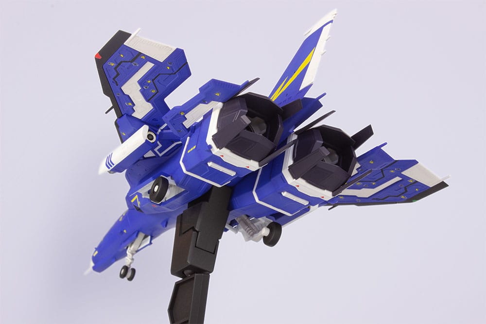 Raiden V Director´s Cut figurine Plastic Model Kit 1/100 FT-00004A Azuma 2P Color Ver. 18 cm
