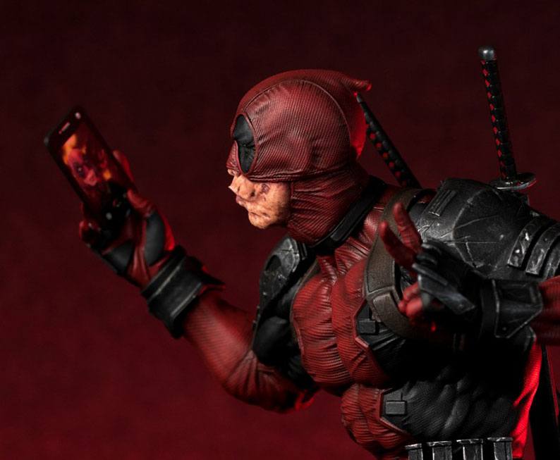 Marvel Comics statuette 1/6 PrototypeZ Deadpool by Erick Sosa 46 cm