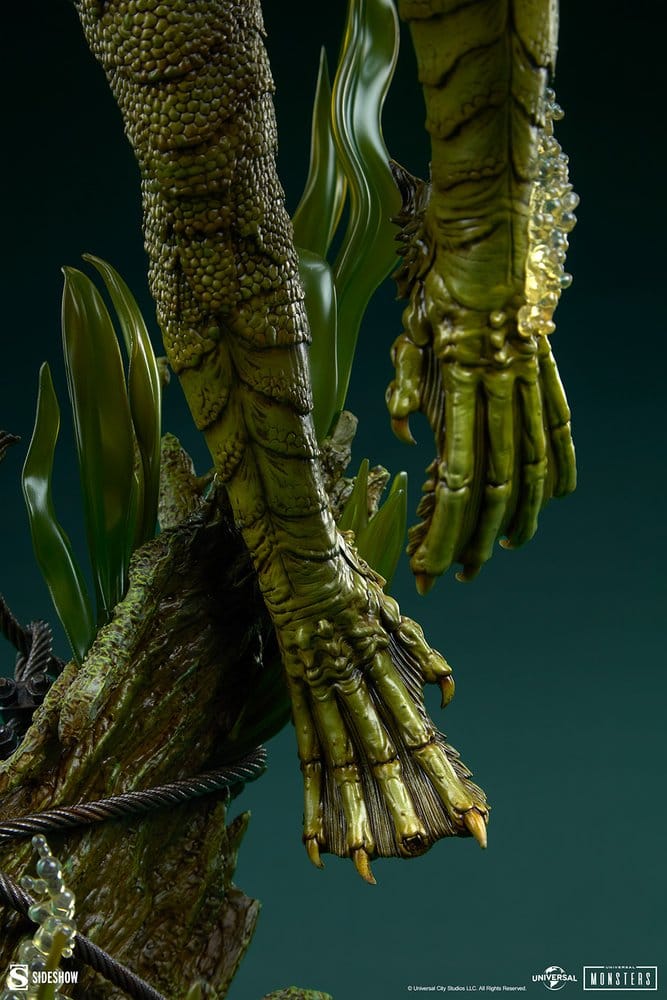 Universal Monsters statuette Premium Format Creature from the Black Lagoon 80 cm
