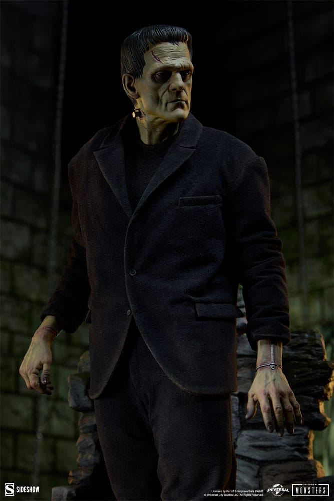 Frankenstein statuette Premium Format Mixed Media Frankenstein (Fabric Costume) 57 cm