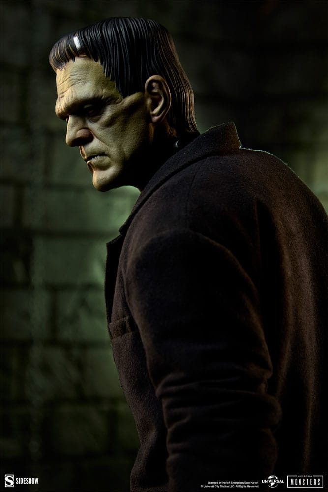 Frankenstein statuette Premium Format Mixed Media Frankenstein (Fabric Costume) 57 cm