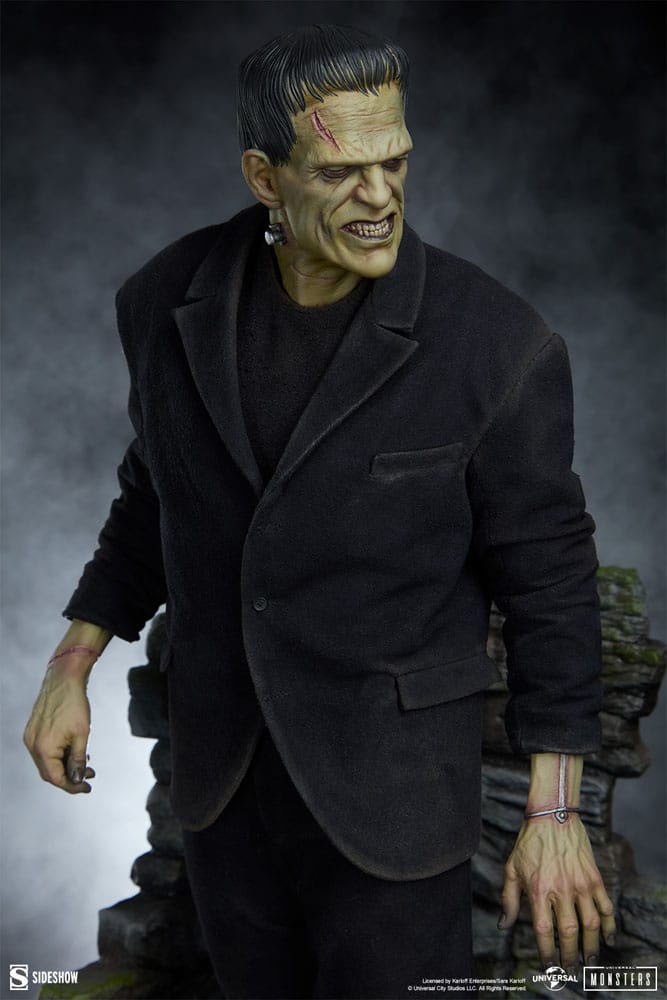 Frankenstein statuette Premium Format Mixed Media Frankenstein (Fabric Costume) 57 cm