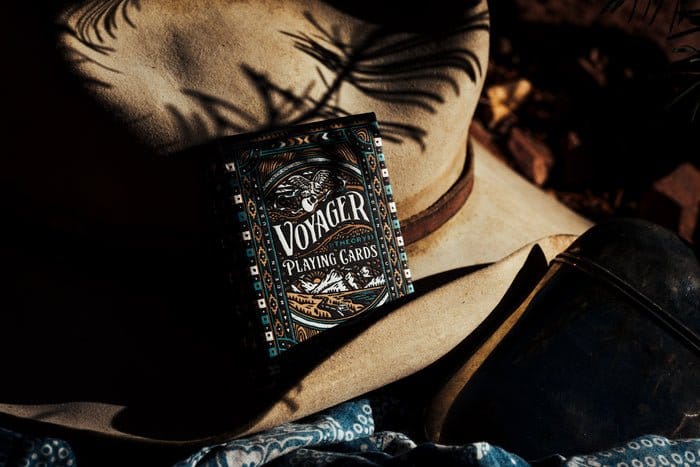 Theory 11  jeu de cartes à jouer Voyager