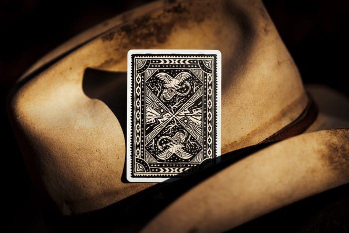 Theory 11  jeu de cartes à jouer Voyager