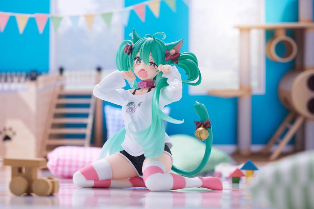 Hatsune Miku statuette PVC Desktop Cute Figure Hatsune Miku Cat Ear T-Shirt Ver. 13 cm