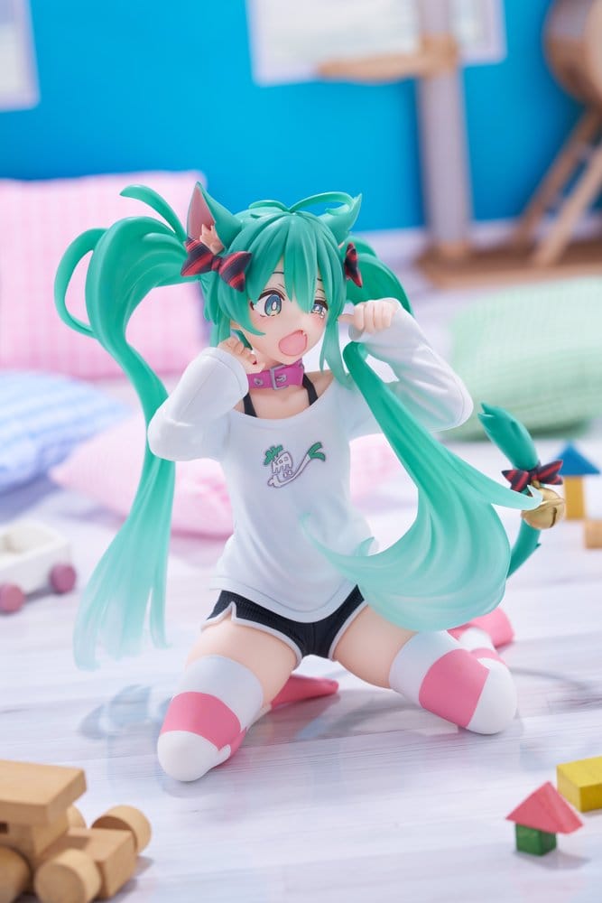 Hatsune Miku statuette PVC Desktop Cute Figure Hatsune Miku Cat Ear T-Shirt Ver. 13 cm
