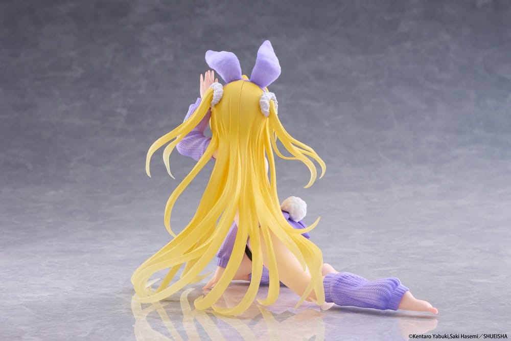 To Love-Ru Darkness figurine PVC MOFLOCK Golden Darkness (Fluffy Bunny Ver.) 13 cm