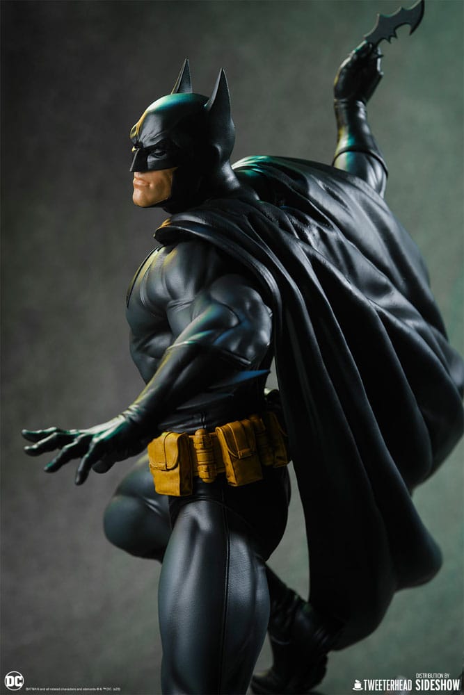 DC Comics statuette 1/6 Batman (Black and Gray Edition) 50 cm