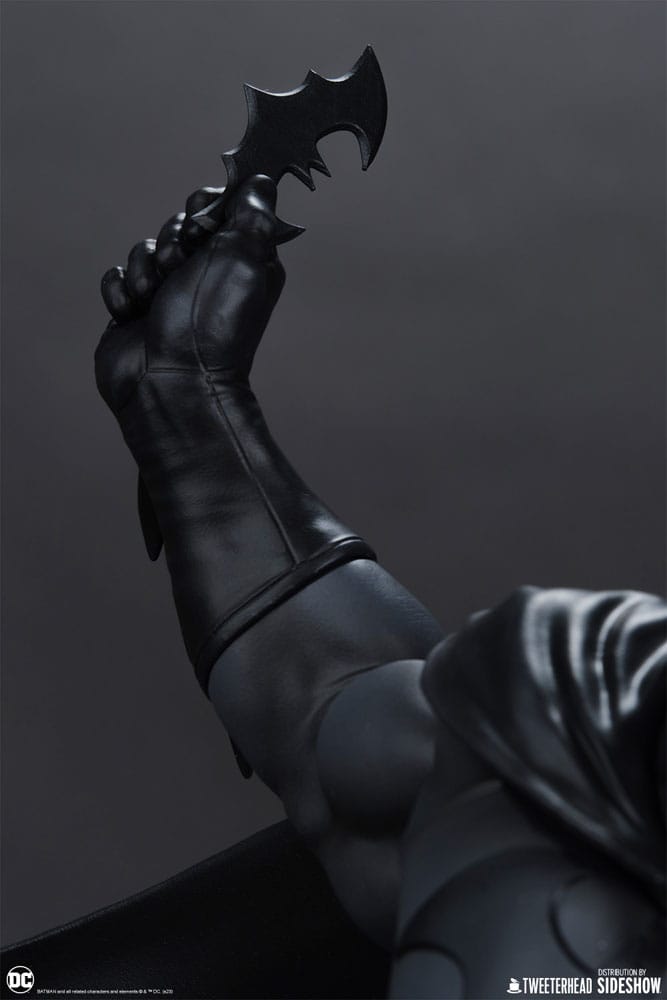 DC Comics statuette 1/6 Batman (Black and Gray Edition) 50 cm