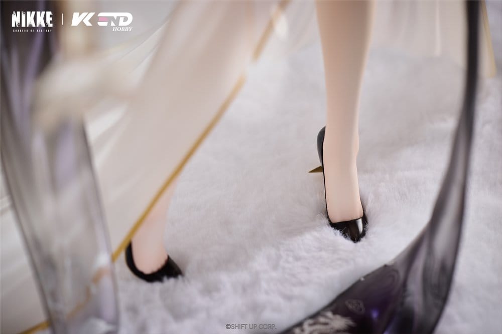 Goddess of Victory: Nikke figurine PVC 1/4 Crown: Glorious Flower 38 cm