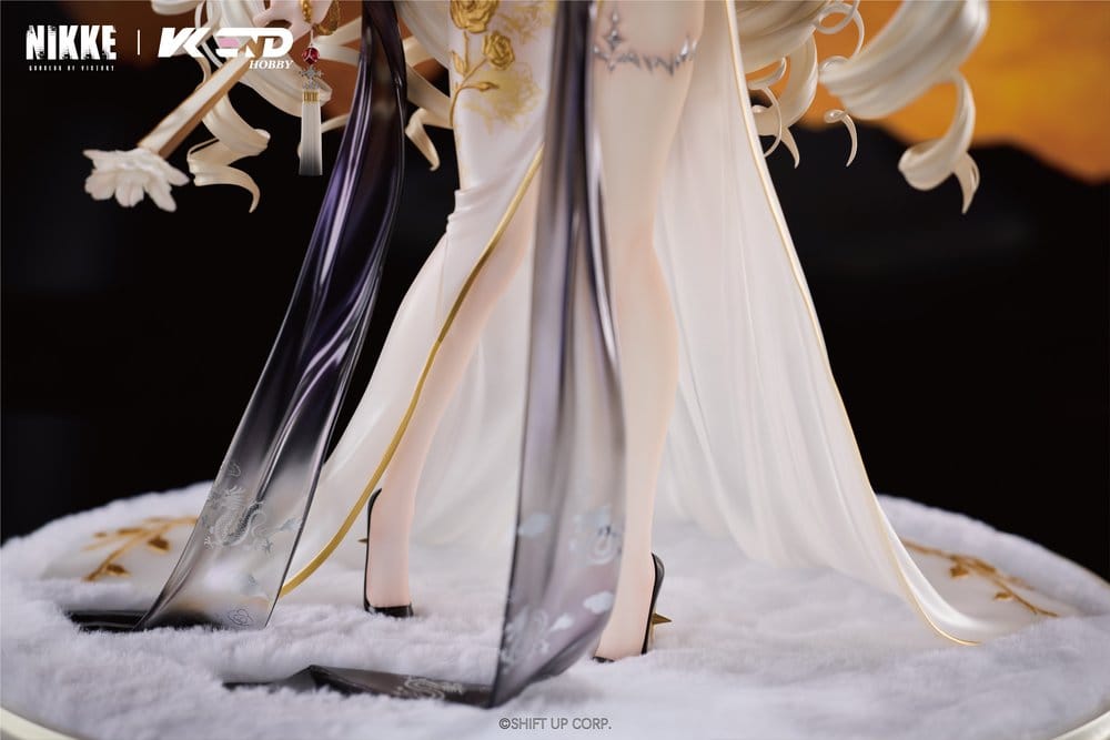 Goddess of Victory: Nikke figurine PVC 1/4 Crown: Glorious Flower 38 cm