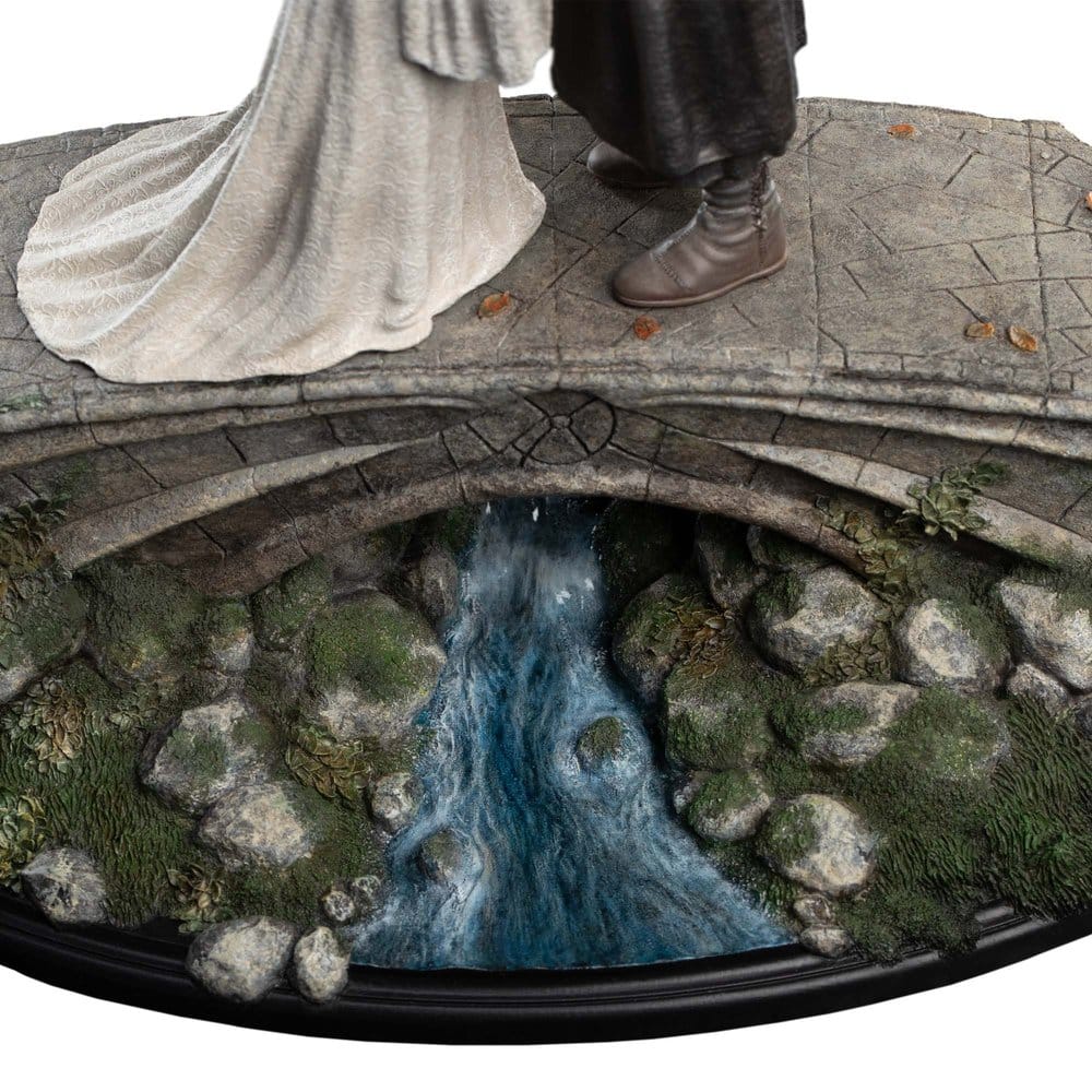 Le Seigneur des Anneaux statuette Aragorn & Arwen 24 cm
