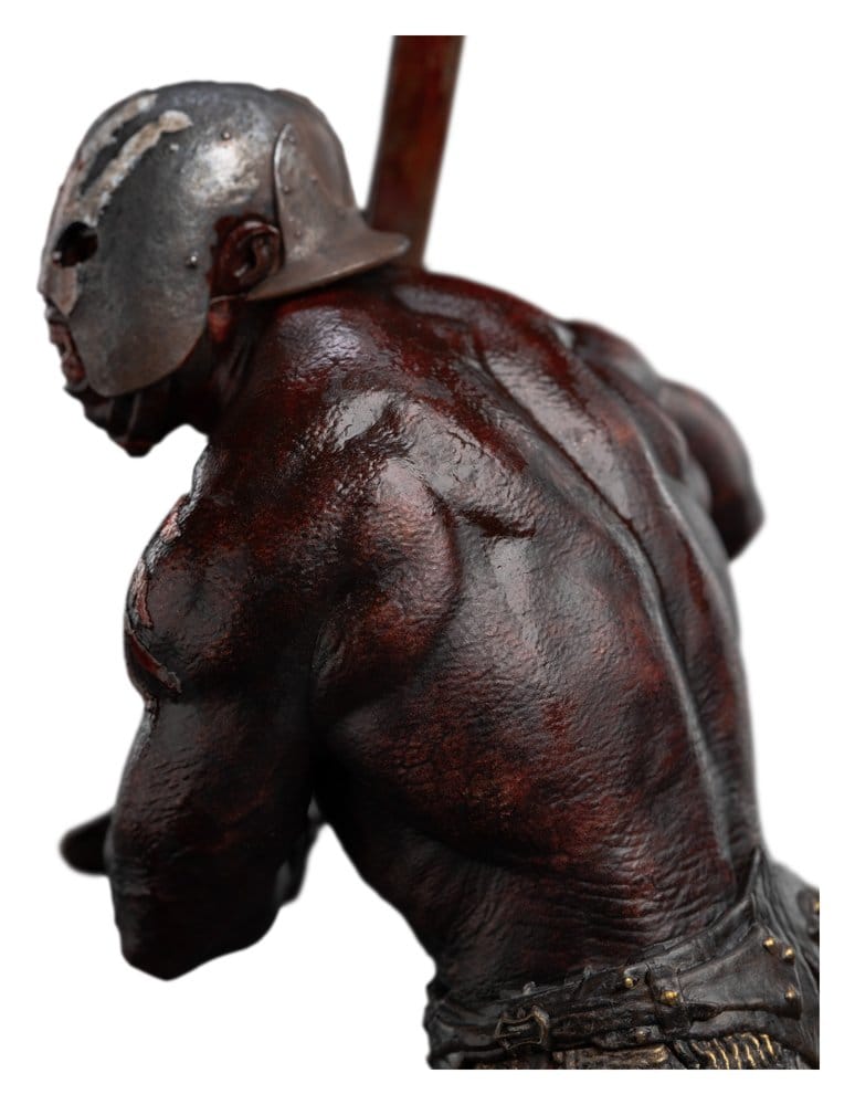 Le Seigneur des Anneaux statuette Uruk-hai Berserker 24 cm