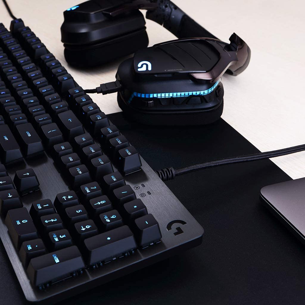 Logitech Clavier mécanique de jeu Lightsync RGB avec commutateurs GX Brown G513 Carbon - Azerty FR
