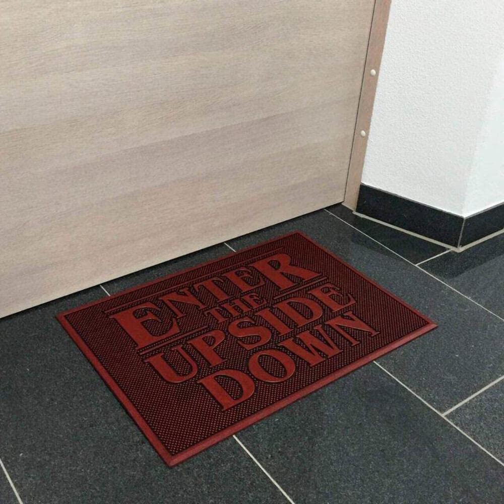 Stranger Things - Tapis de porte en caoutchouc "Enter the Upside Down" 40x60cm - flash vidéo