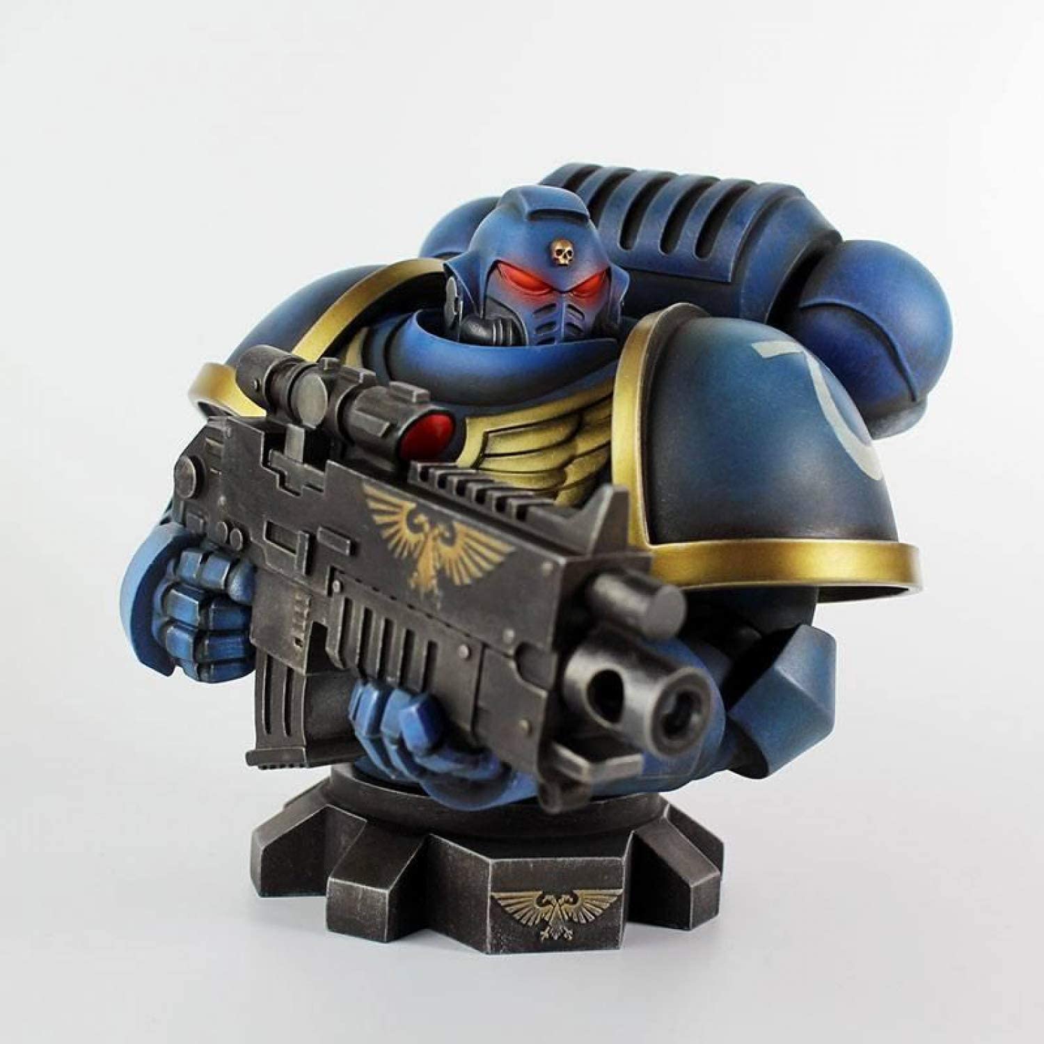 Warhammer 40K - Buste en résine Primaris Ultramarines - flash vidéo