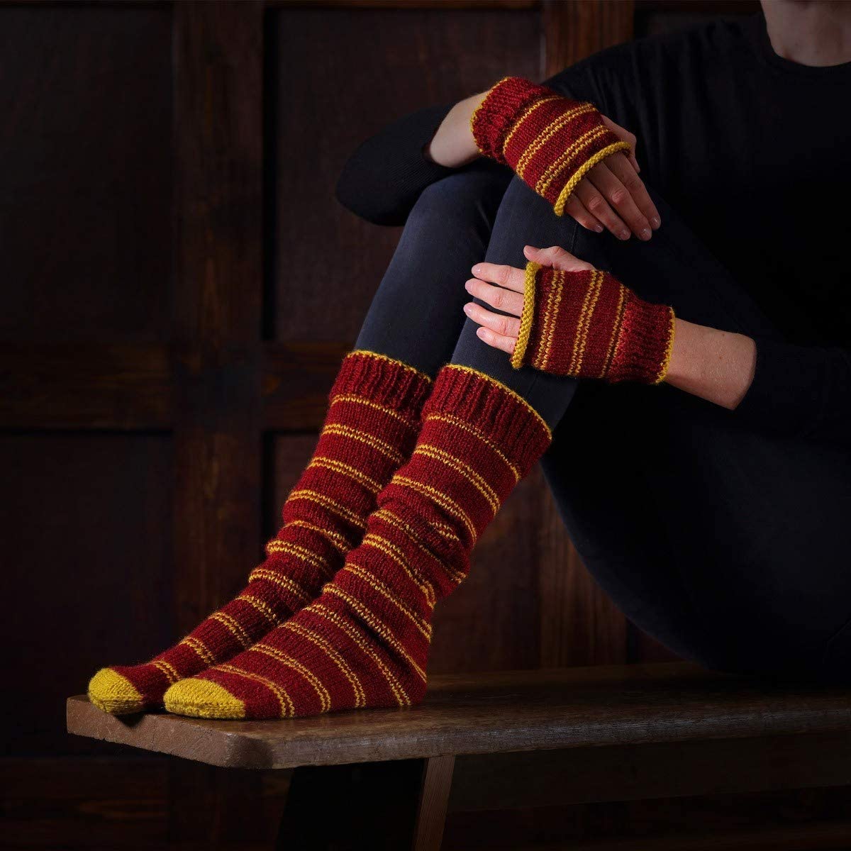Harry Potter - Kit de tricot pour moufles et chaussettes hautes Gryffondor