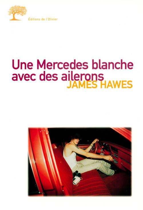 Une Mercedes blanche avec des ailerons - flash vidéo